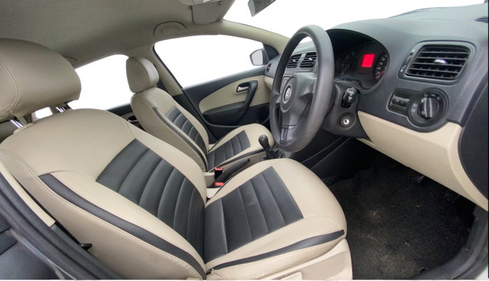 2013 Volkswagen Polo COMFORTLINE 1.2L, Diesel, Manual, 1,22,329 km, Right Side Front Door Cabin