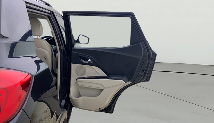 2019 Mahindra XUV300 W8 (O) 1.5 DIESEL, Diesel, Manual, 42,533 km, RHS Rear Door