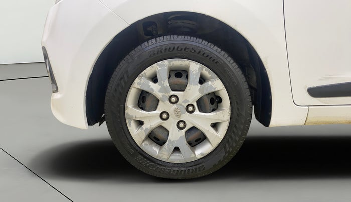 2016 Hyundai Grand i10 SPORTZ 1.2 KAPPA VTVT, Petrol, Manual, 86,476 km, Left Front Wheel