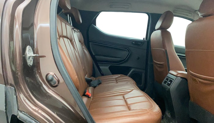 2022 Renault Kiger RXZ MT, Petrol, Manual, 44,890 km, Right Side Rear Door Cabin