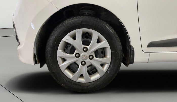 2016 Hyundai Grand i10 MAGNA AT 1.2 KAPPA VTVT, Petrol, Automatic, 72,832 km, Left Front Wheel