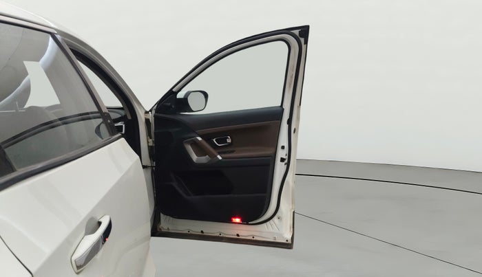 2020 Tata Harrier XZA PLUS 2.0L, Diesel, Automatic, 64,403 km, RHS Front Door