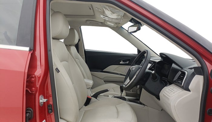 2022 Mahindra XUV300 W8 (O) 1.2 PETROL AMT, Petrol, Automatic, 22,868 km, Right Side Front Door Cabin