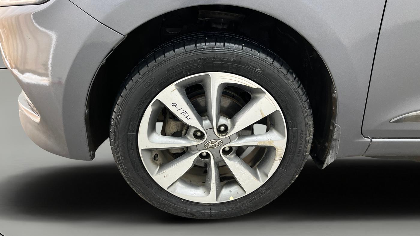 2015 Hyundai Elite i20 SPORTZ 1.2, Petrol, Manual, 76,326 km, Left Front Wheel