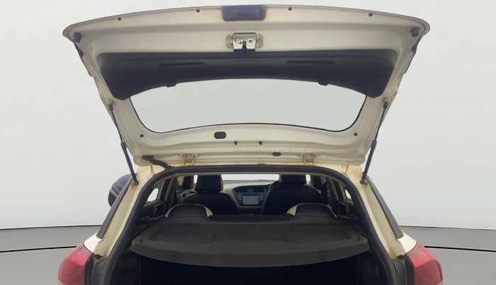 2017 Hyundai Elite i20 ASTA 1.2, Petrol, Manual, 1,06,073 km, Boot Door Open