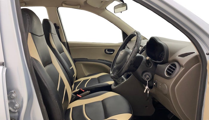 2013 Hyundai i10 MAGNA 1.1, CNG, Manual, 71,558 km, Right Side Front Door Cabin