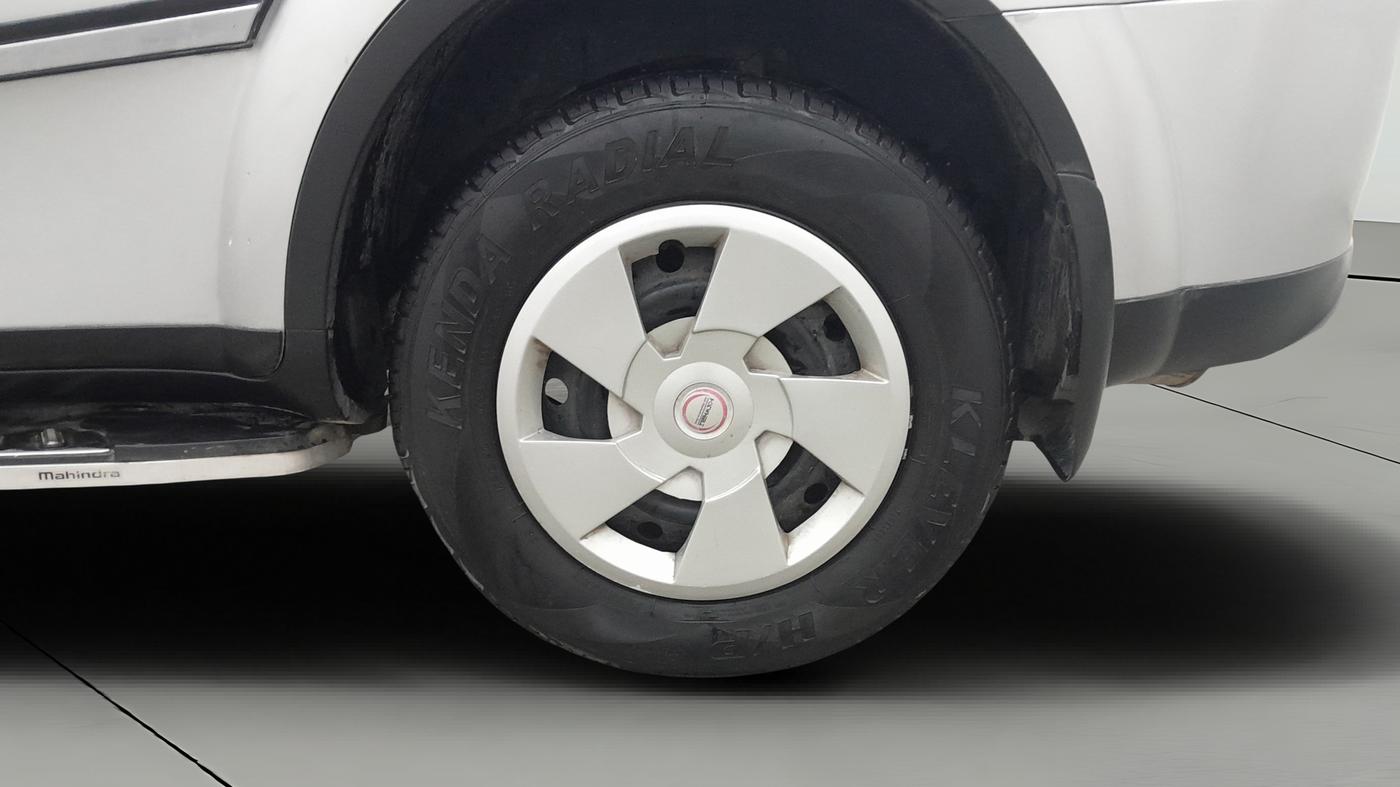 2016 Mahindra XUV500 W6 AT 1.99, Diesel, Automatic, 44,518 km, Left Rear Wheel