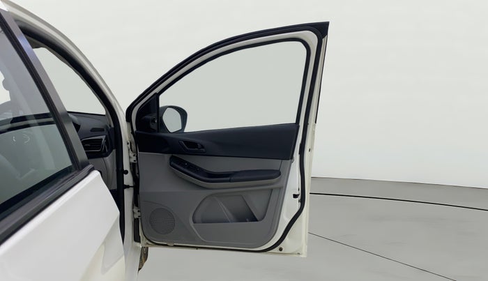 2023 Tata Tiago XTA PETROL, Petrol, Automatic, 36,743 km, RHS Front Door