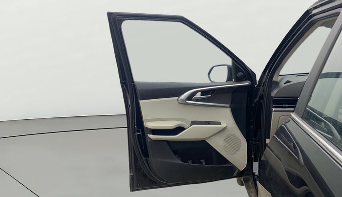 2022 KIA CARENS PRESTIGE PLUS 1.4 PETROL 7 STR, Petrol, Manual, 37,844 km, LHS Front Door