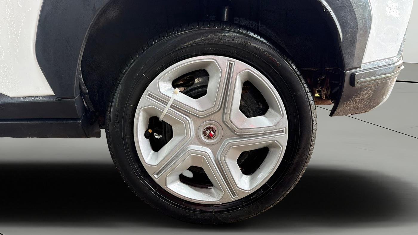 2021 Nissan MAGNITE XL, Petrol, Manual, 50,864 km, Left Rear Wheel
