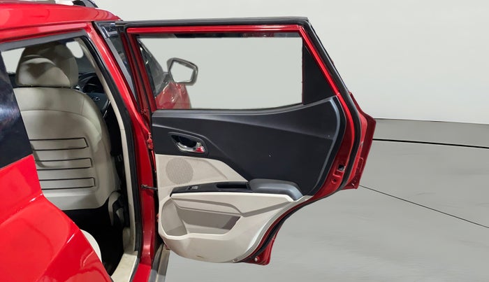 2021 Mahindra XUV300 W8 (O) 1.2 PETROL, Petrol, Manual, 39,740 km, RHS Rear Door