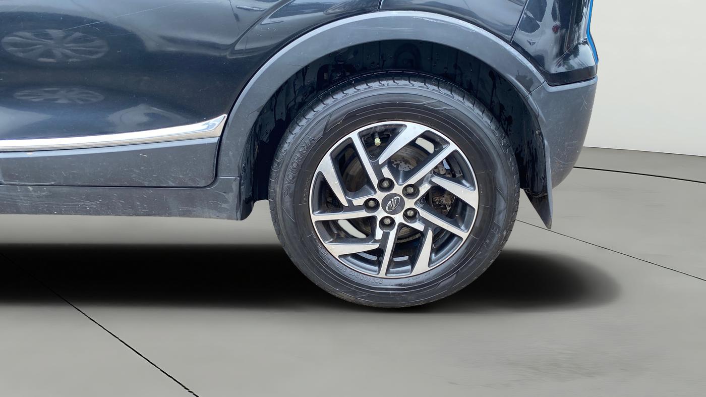 2022 Mahindra XUV300 W8 (O) 1.2 PETROL, Petrol, Manual, 56,741 km, Left Rear Wheel