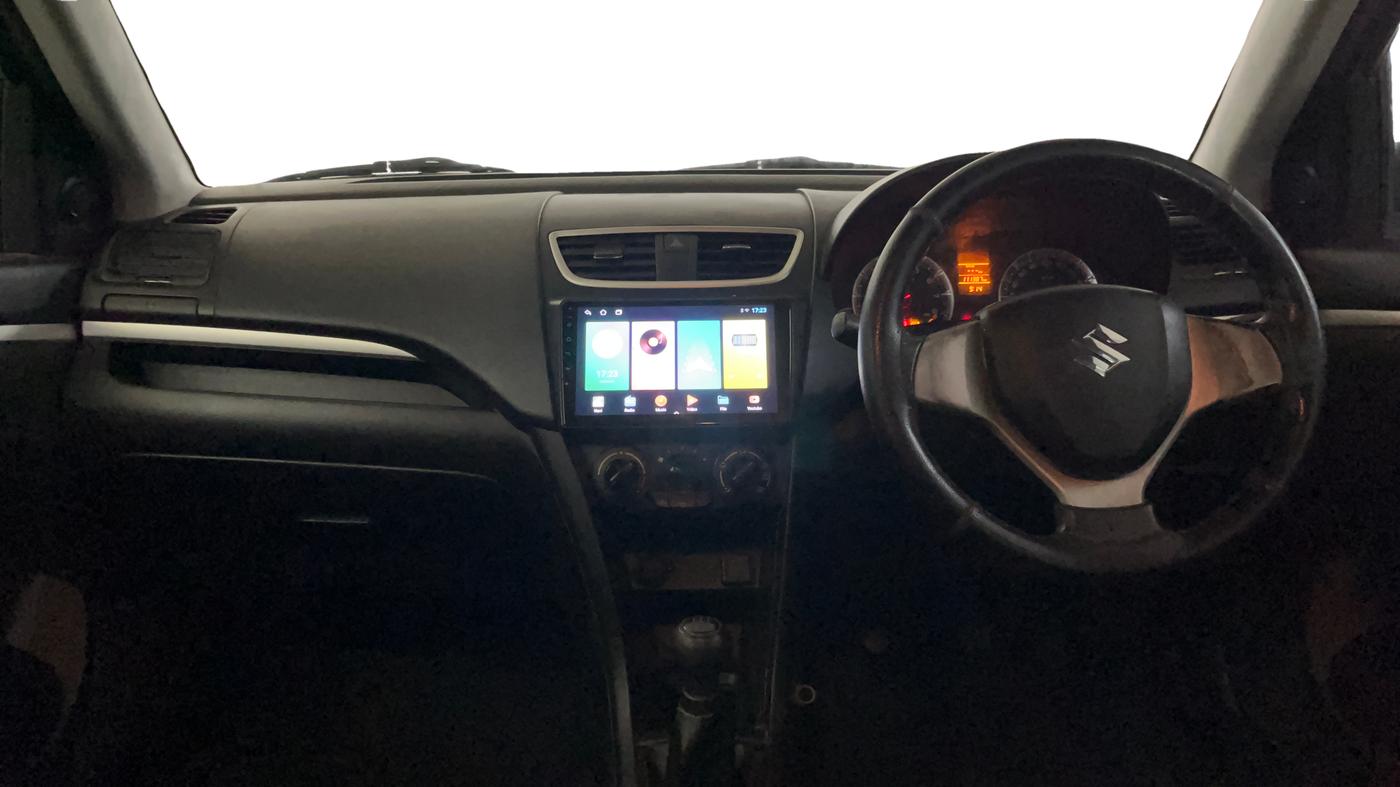 2014 Maruti Swift VXI, Petrol, Manual, 1,11,377 km, Dashboard