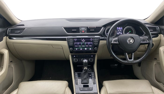 2016 Skoda Superb L&K 1.8 TSI AT, Petrol, Automatic, 1,05,887 km, Dashboard