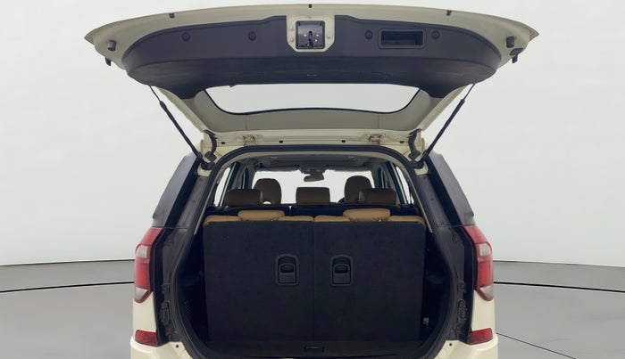 2020 Mahindra XUV500 W9, Diesel, Manual, 78,213 km, Boot Door Open