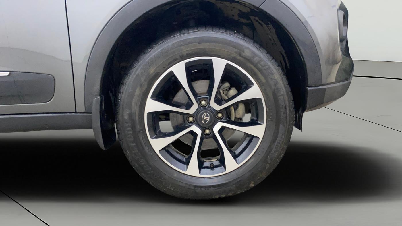 2021 Tata NEXON XZA PLUS PETROL, Petrol, Automatic, 54,455 km, Right Front Wheel