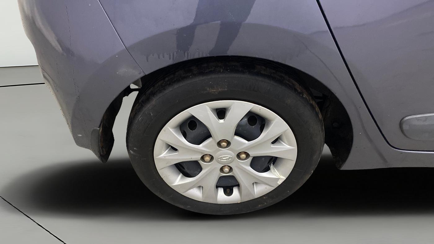 2014 Hyundai Grand i10 SPORTZ 1.2 KAPPA VTVT, CNG, Manual, 61,754 km, Right Rear Wheel