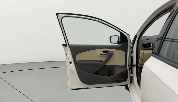 2013 Volkswagen Vento HIGHLINE 1.6 MPI, Petrol, Manual, 1,14,206 km, LHS Front Door