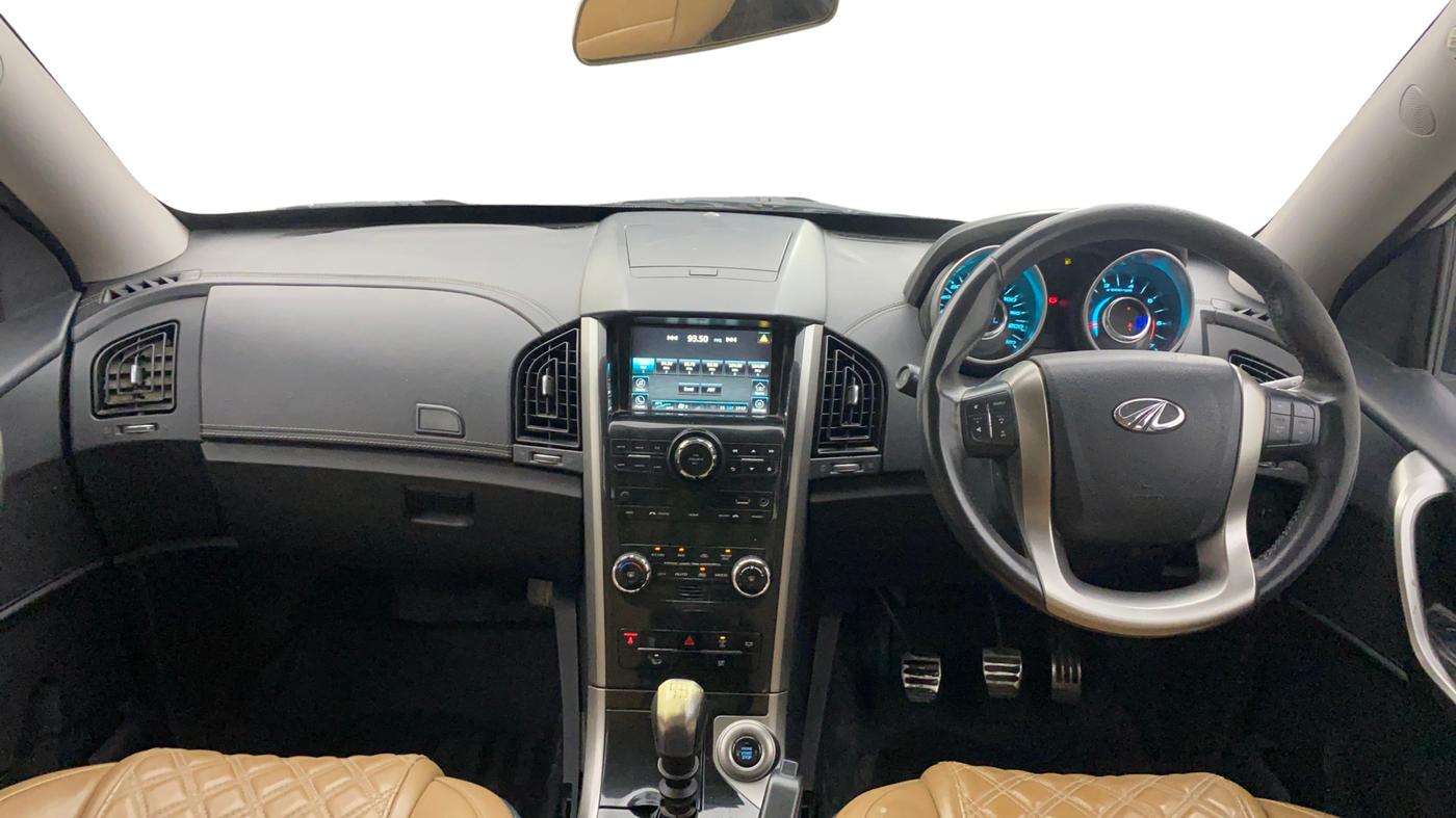 2019 Mahindra XUV500 W11, Diesel, Manual, 1,08,000 km, Dashboard