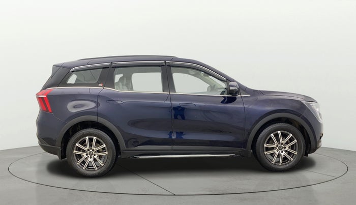 2023 Mahindra XUV700 AX 7 LUXURY P AT 7 STR, Petrol, Automatic, 60,165 km, Right Side View