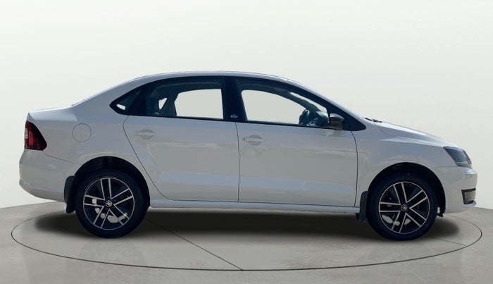 2019 Skoda Rapid STYLE 1.6 MPI AT, Petrol, Automatic, 82,335 km, Right Side View