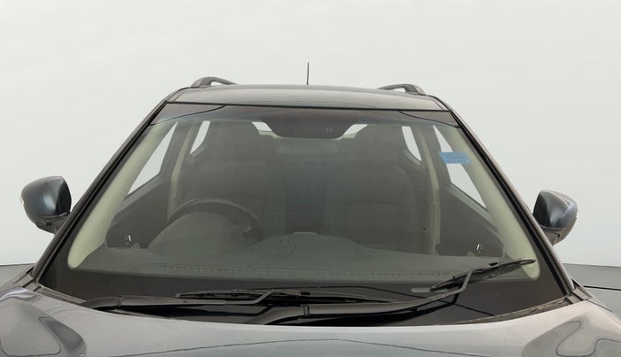 2019 Mahindra XUV300 W8 1.2 PETROL, Petrol, Manual, 92,693 km, Front Windshield