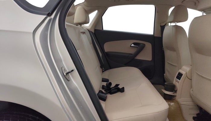 2013 Volkswagen Vento HIGHLINE 1.6 MPI, Petrol, Manual, 38,977 km, Right Side Rear Door Cabin