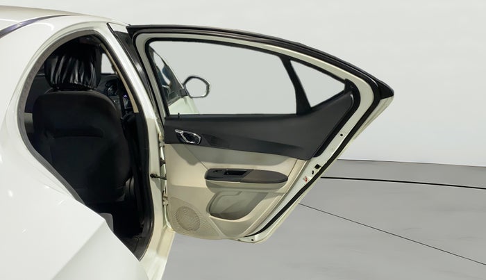 2022 Tata TIGOR XZ PLUS CNG, CNG, Manual, 33,245 km, RHS Rear Door