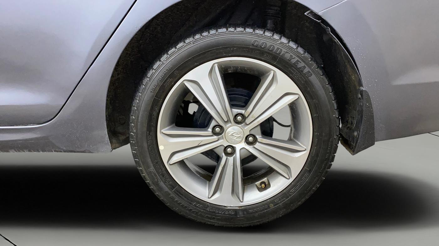 2019 Hyundai Verna 1.6 VTVT SX + AT, Petrol, Automatic, 77,257 km, Left Rear Wheel