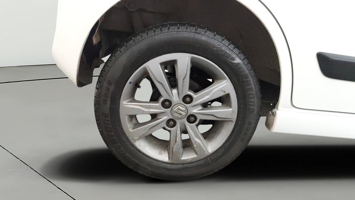 2014 Maruti Wagon R Stingray VXI, Petrol, Manual, 95,630 km, Right Rear Wheel