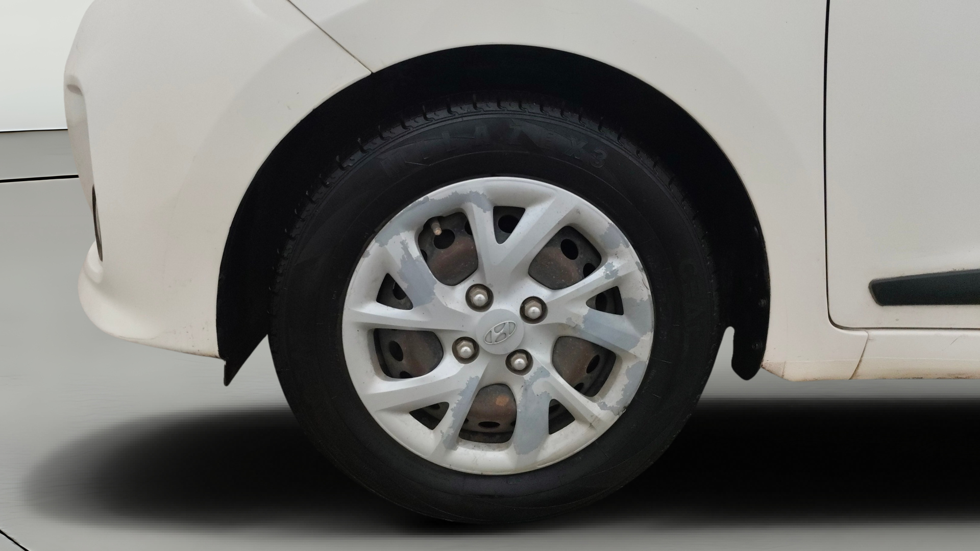 camera-Left-Front-Wheel