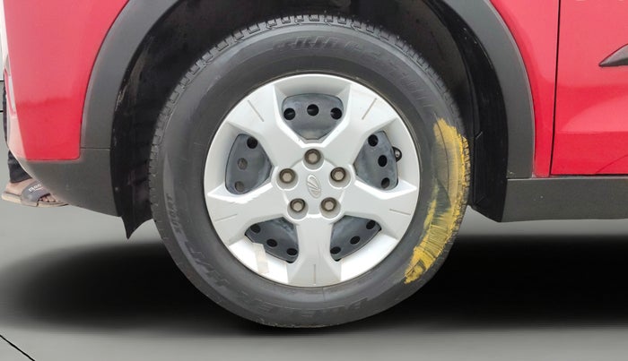 2022 Mahindra XUV300 W6 1.2 PETROL AMT, Petrol, Automatic, 30,959 km, Left Front Wheel