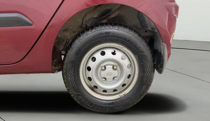 2013 Hyundai i10 MAGNA 1.1, Petrol, Manual, 1,19,983 km, Left Rear Wheel