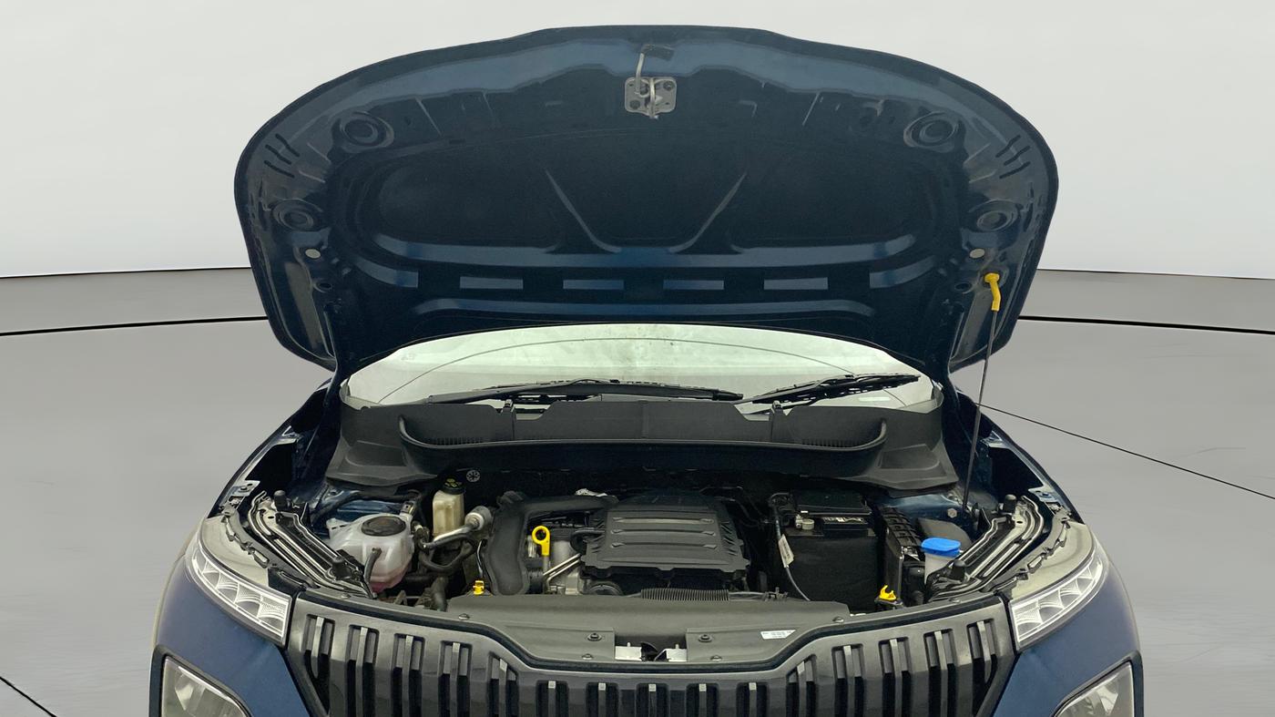 2025 Skoda Kylaq Signature, Petrol, Manual, 11,585 km, Open Bonet