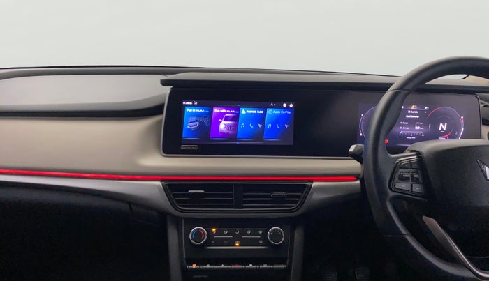 2021 Mahindra XUV700 AX 3 P MT 5 STR, Petrol, Manual, 40,193 km, Air Conditioner