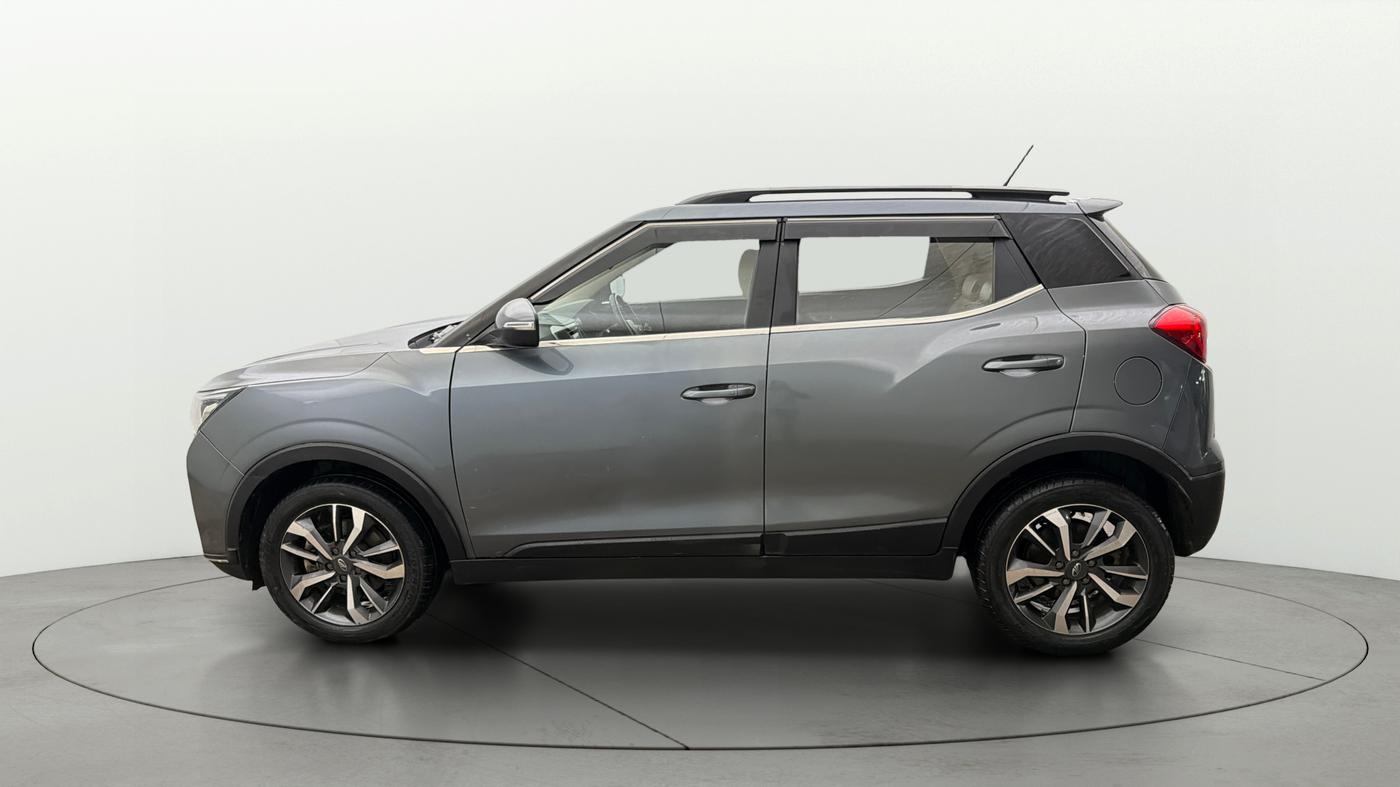 2021 Mahindra XUV300 W8 (O) 1.5 DIESEL, Diesel, Manual, 56,185 km, Left Side