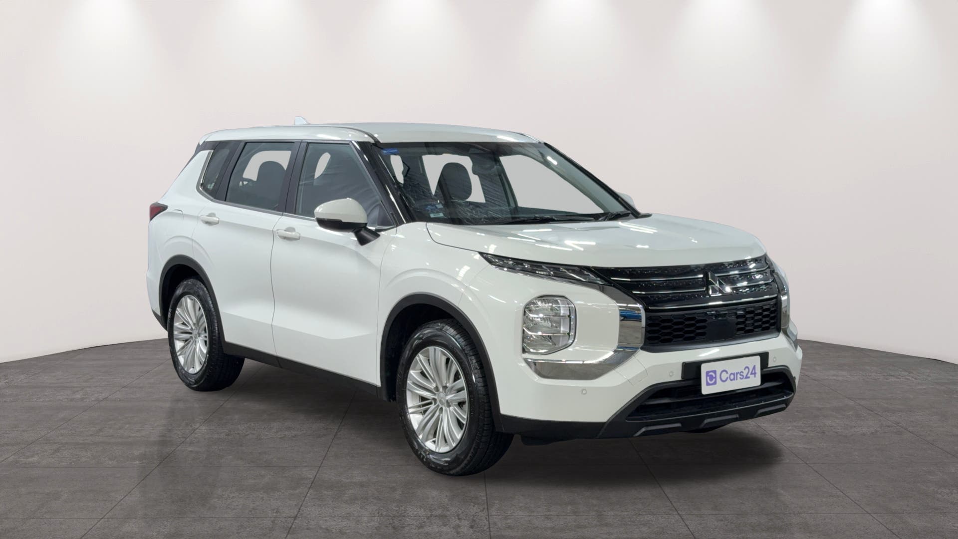 Mitsubishi Outlander image