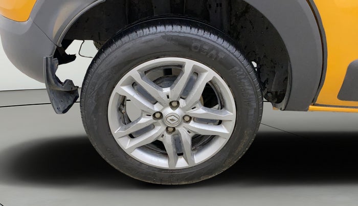 2023 Renault TRIBER RXZ AMT, Petrol, Automatic, 15,606 km, Right Rear Wheel