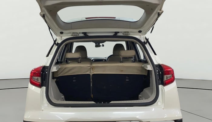 2022 Mahindra XUV300 W8 1.2 PETROL, Petrol, Manual, 36,559 km, Boot Open Zoomed View