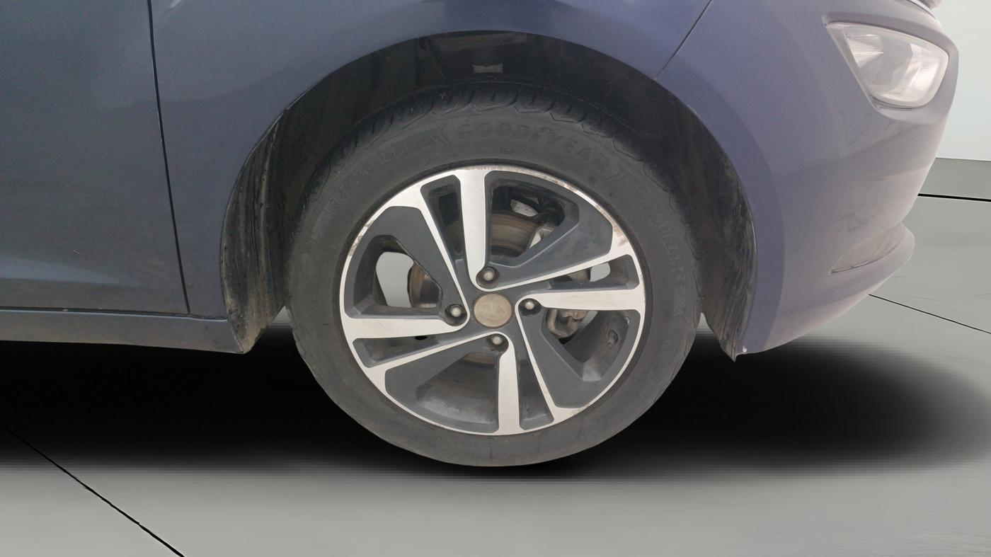 2022 Tata ALTROZ XZA PLUS, Petrol, Automatic, 20,377 km, Right Front Wheel