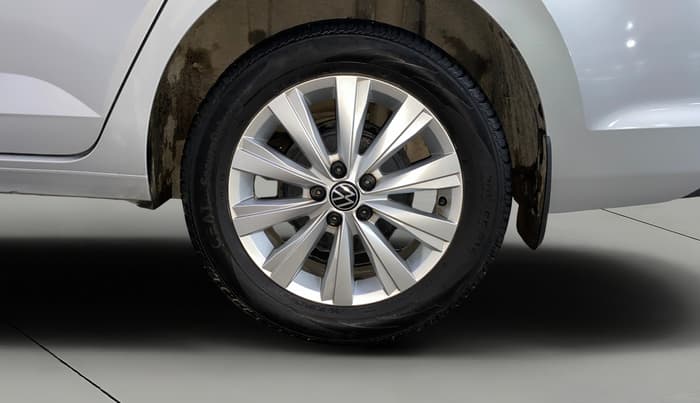 2024 Volkswagen VIRTUS Highline Plus 1.0 TSI AT, Petrol, Automatic, 21,452 km, Left Rear Wheel