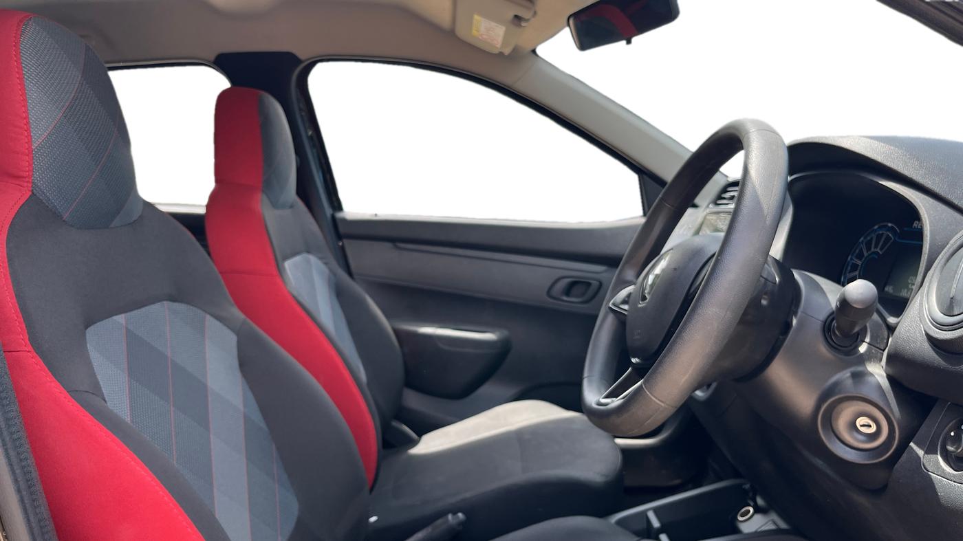 2023 Renault Kwid RXT 1.0 AMT, Petrol, Automatic, 10,925 km, Right Side Front Door Cabin