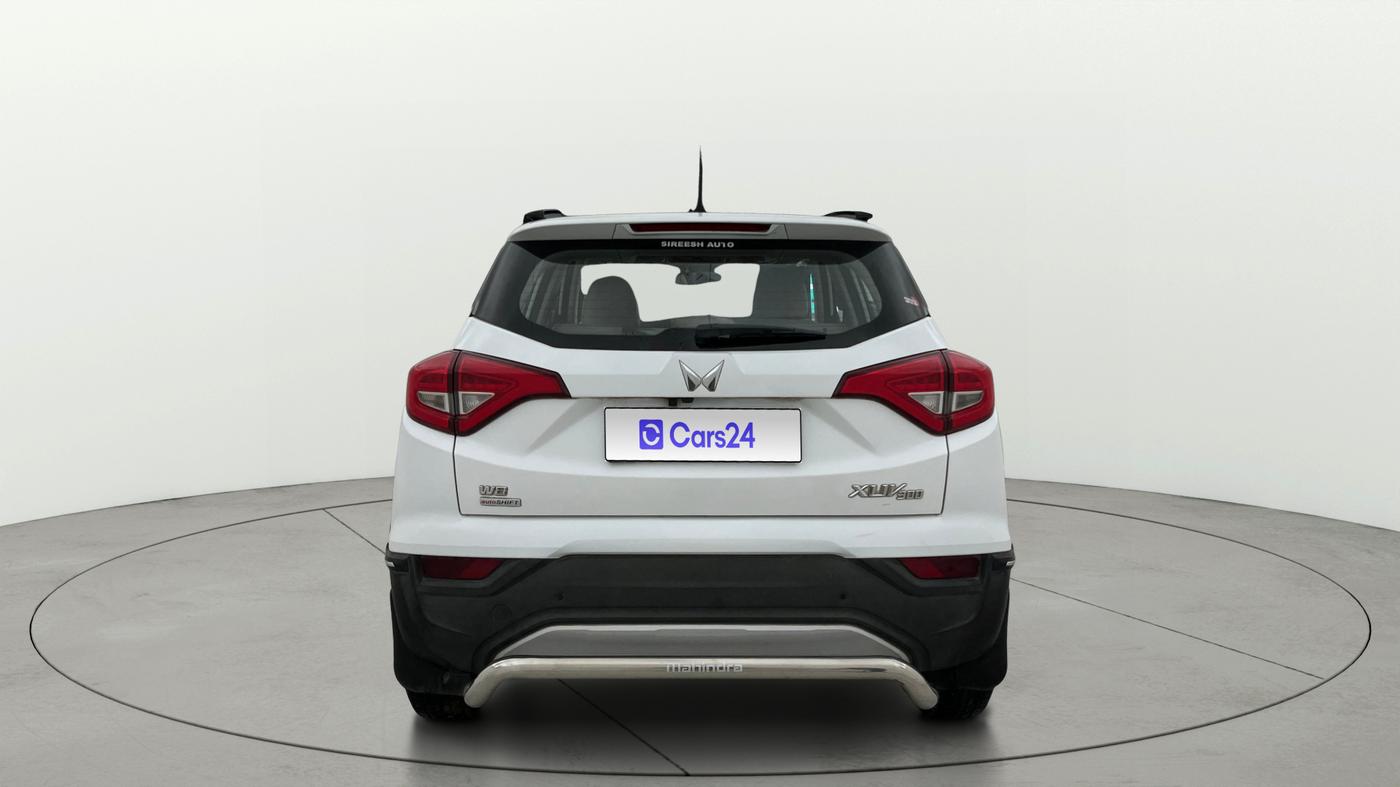 2024 Mahindra XUV300 W8 (O) 1.2 PETROL AMT, Petrol, Automatic, 16,200 km, Back/Rear
