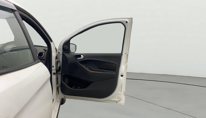 2018 Ford FREESTYLE TITANIUM 1.5 DIESEL, Diesel, Manual, 89,710 km, RHS Front Door