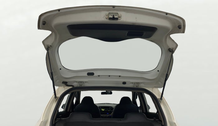 2016 Hyundai Grand i10 MAGNA 1.2 KAPPA VTVT, Petrol, Manual, 50,232 km, Boot Door Open