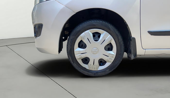 2017 Maruti Wagon R 1.0 VXI, Petrol, Manual, 75,895 km, Left Front Wheel