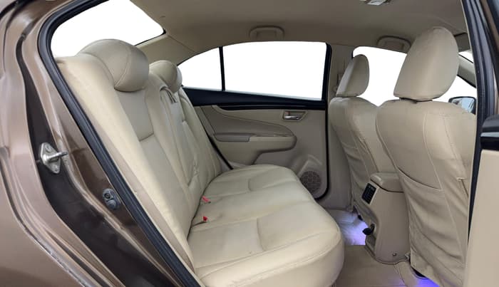 2016 Maruti Ciaz VXI (O), Petrol, Manual, 89,780 km, Right Side Rear Door Cabin