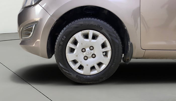 2013 Hyundai i20 MAGNA (O) 1.2, Petrol, Manual, 1,24,943 km, Left Front Wheel