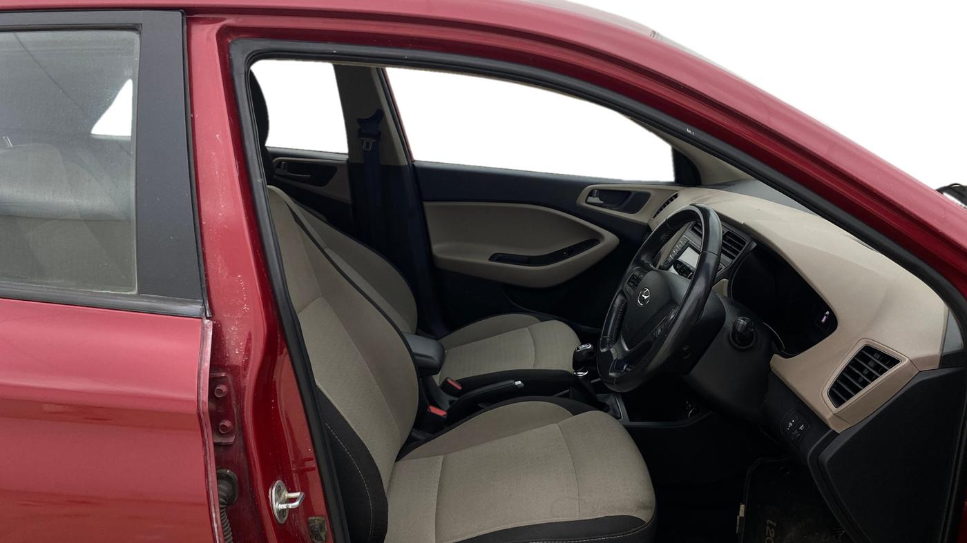 2016 Hyundai Elite i20 ASTA 1.2 (O), Petrol, Manual, 35,619 km, Right Side Front Door Cabin