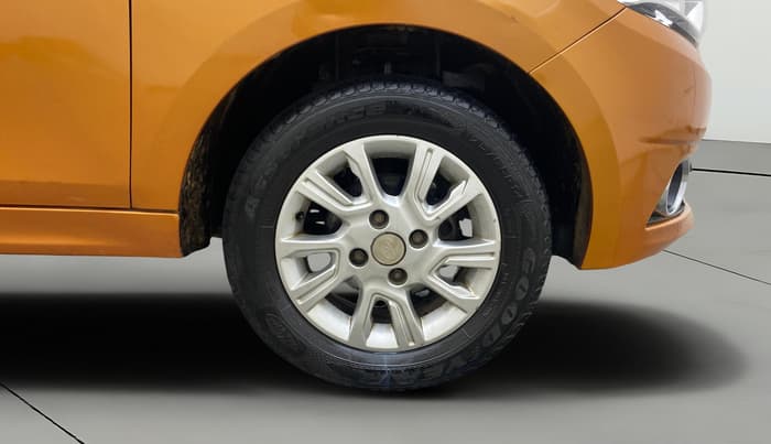 2017 Tata Tiago XZ PETROL, Petrol, Manual, 48,052 km, Right Front Wheel